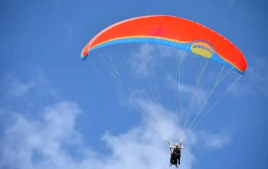 Paragliding - Bhimtal, emerald trail